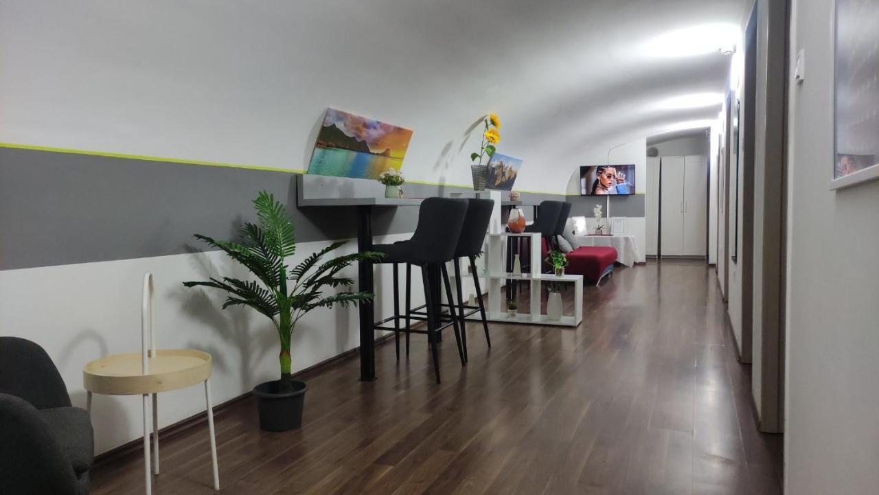 Eiffel-T45 Five Bedroom Central Apartment Budapest Exterior photo