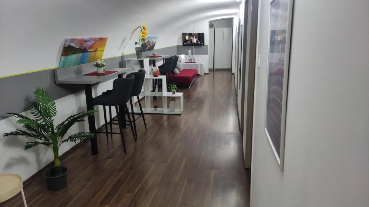 Eiffel-T45 Five Bedroom Central Apartment Budapest Exterior photo