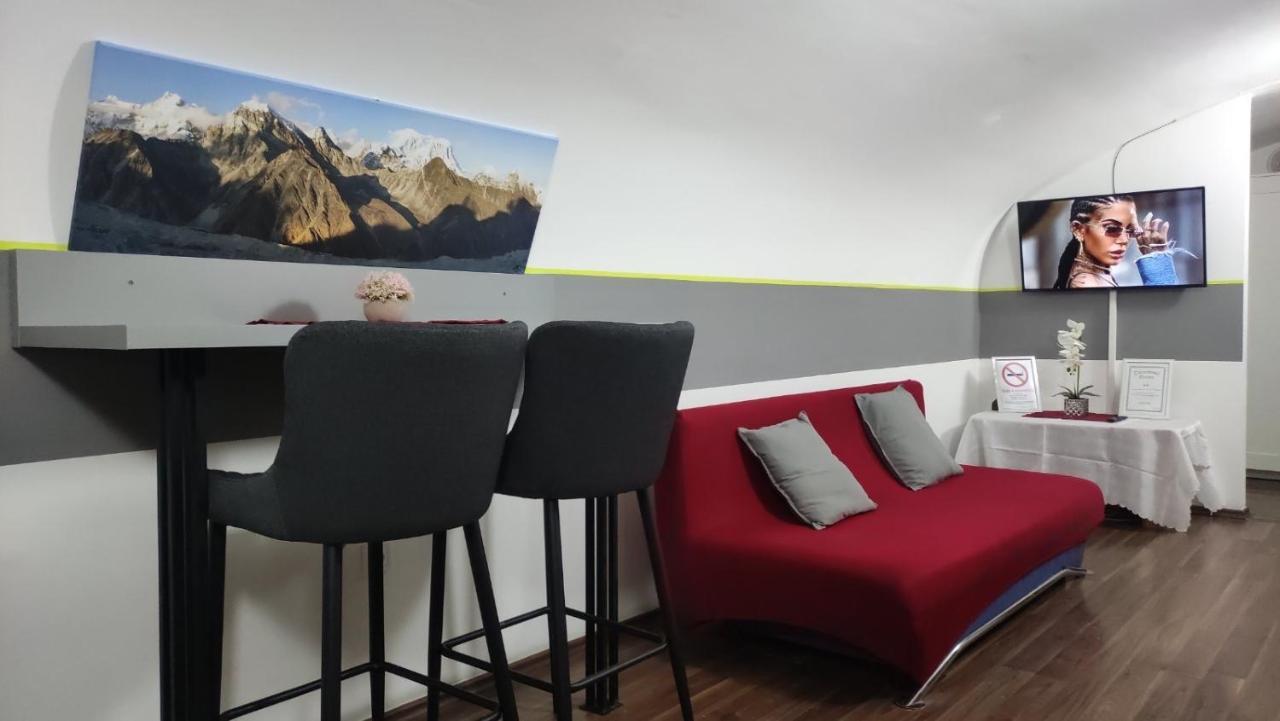 Eiffel-T45 Five Bedroom Central Apartment Budapest Exterior photo